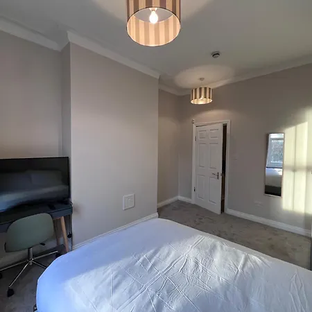 招待所 The Bluebird Iii