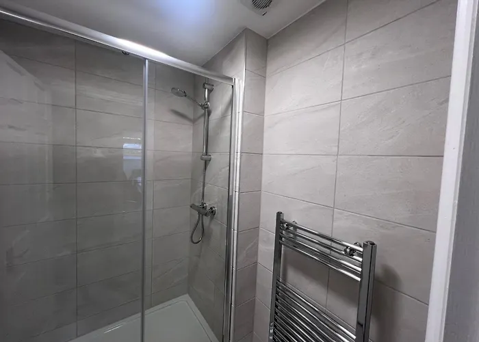 The Bluebird Iii 3* Leeds (West Yorkshire)